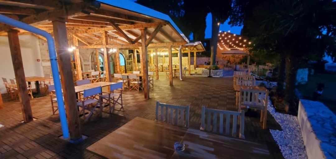 Mobile Home Divina Camp Porton Nature Hideouts Rovinj Bagian luar foto